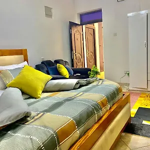  Apartment Crystal Uganda Next To Un Base